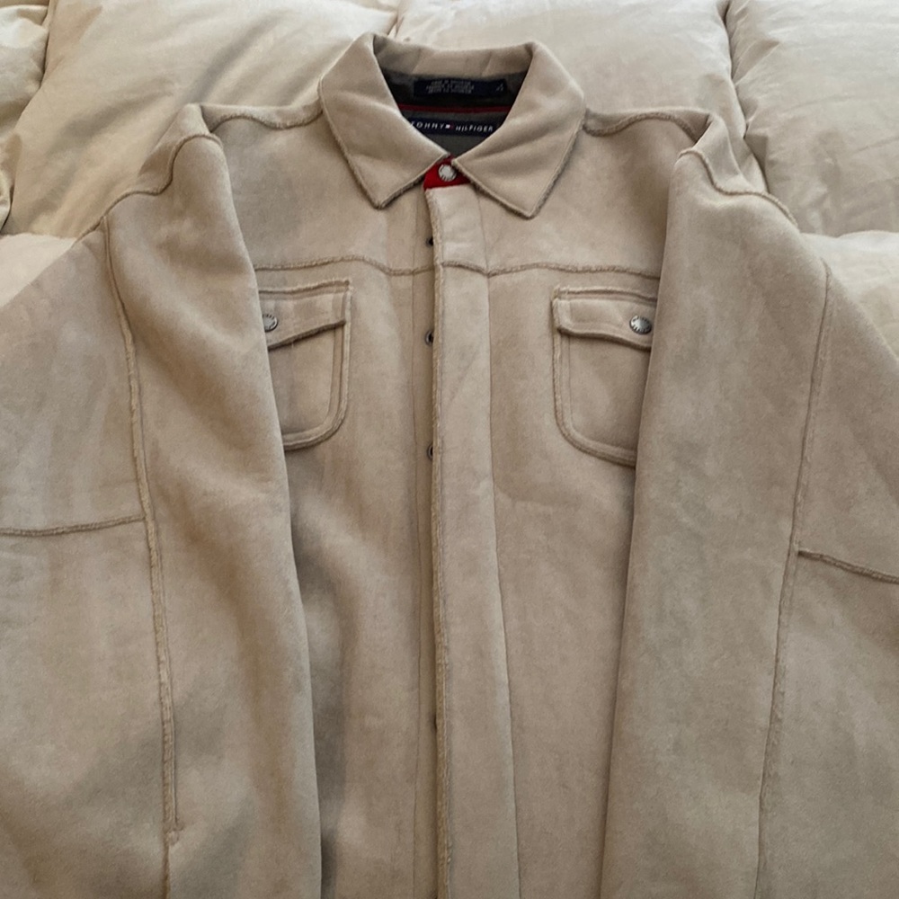 Tommy Hilfiger jacket almost new never worn in beautiful condition.